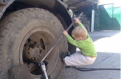 помощник