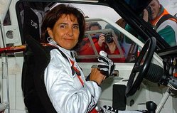 Единственная женщина, которой удалось выиграть несколько этапов чемпионата мира по ралли – Мишель Мутон. До ее побед в 1981 году считалось, что WRC и женщины – вещи несовместимые